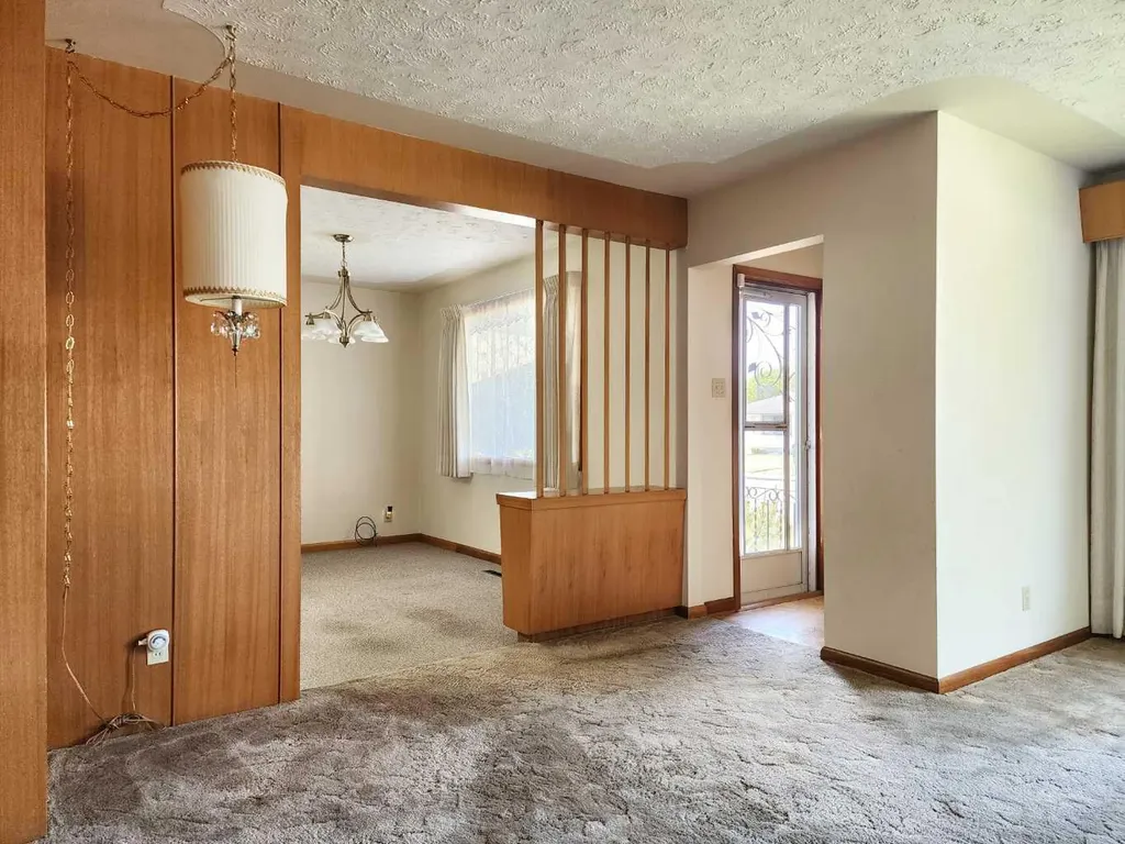 1405 13 Avenue N Lethbridge AB T1H 1T3