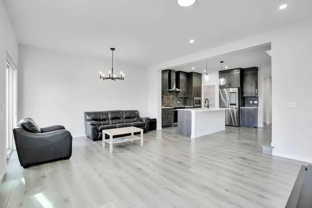 1014 Bayview Rise SW Airdrie AB T4B 5K4