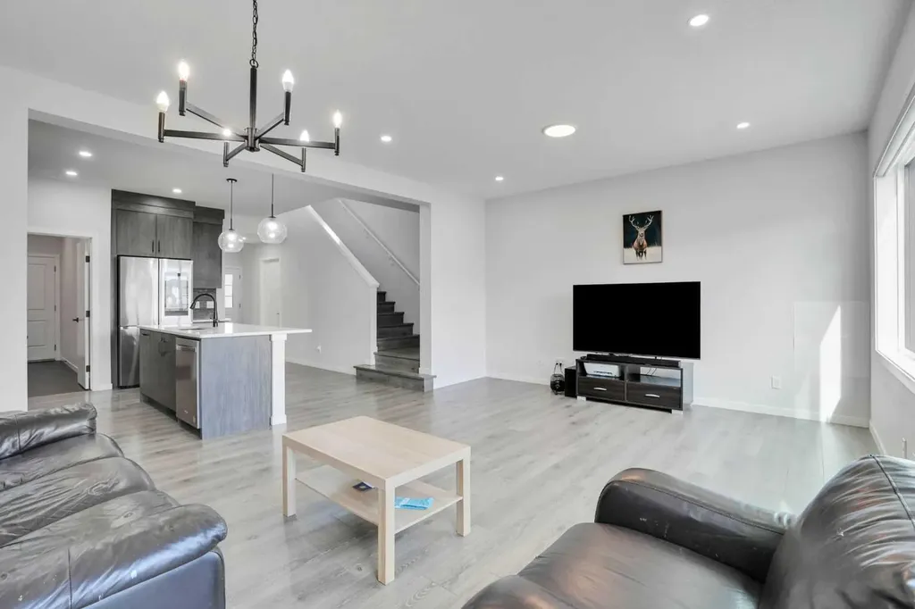 1014 Bayview Rise SW Airdrie AB T4B 5K4