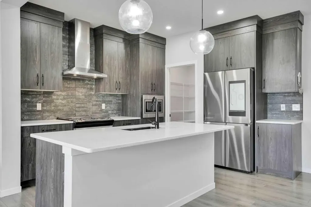 1014 Bayview Rise SW Airdrie AB T4B 5K4
