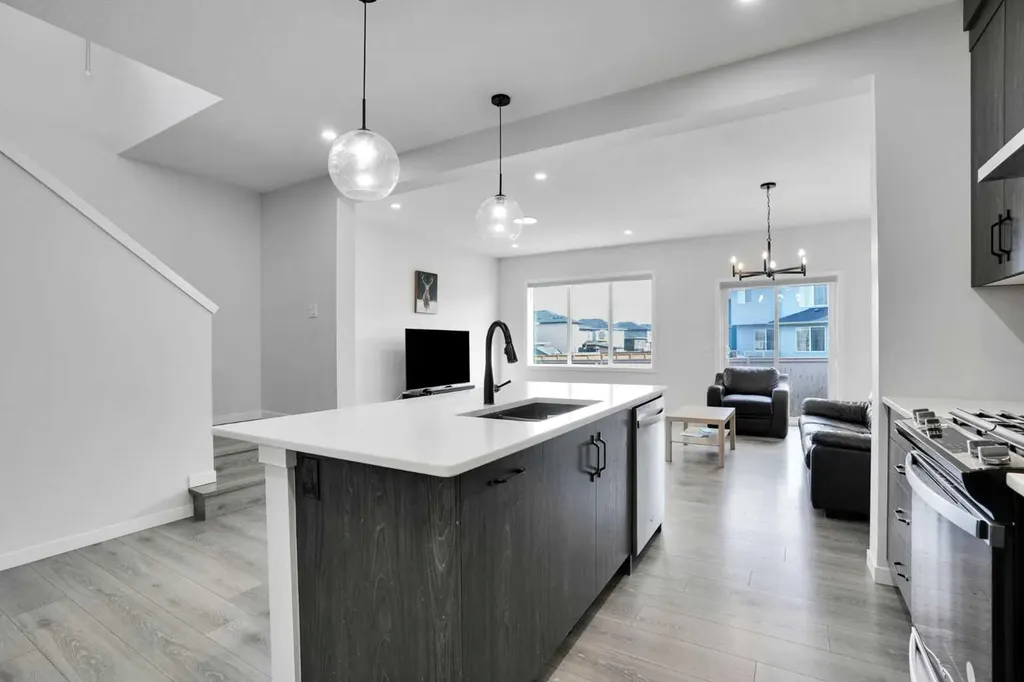 1014 Bayview Rise SW Airdrie AB T4B 5K4