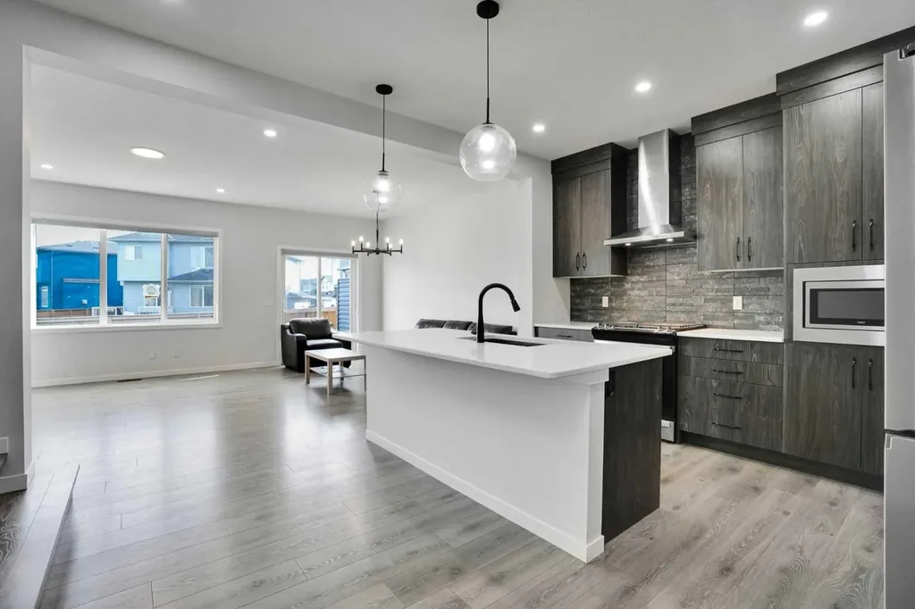 1014 Bayview Rise SW Airdrie AB T4B 5K4