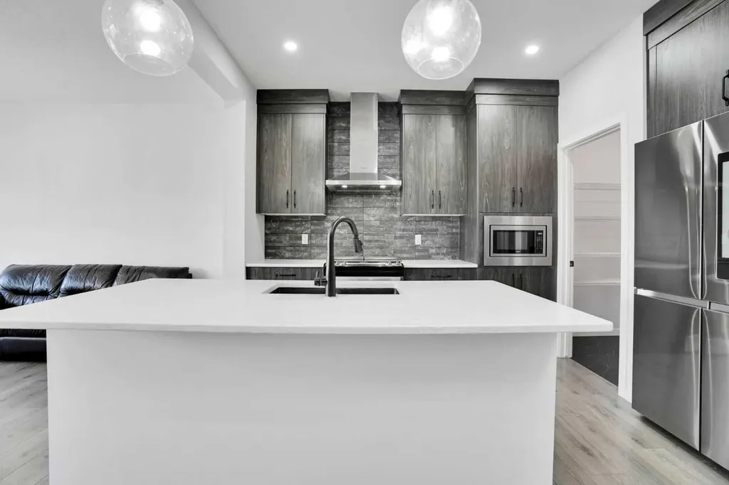 1014 Bayview Rise SW Airdrie AB T4B 5K4