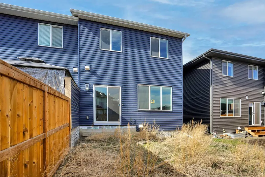 1014 Bayview Rise SW Airdrie AB T4B 5K4