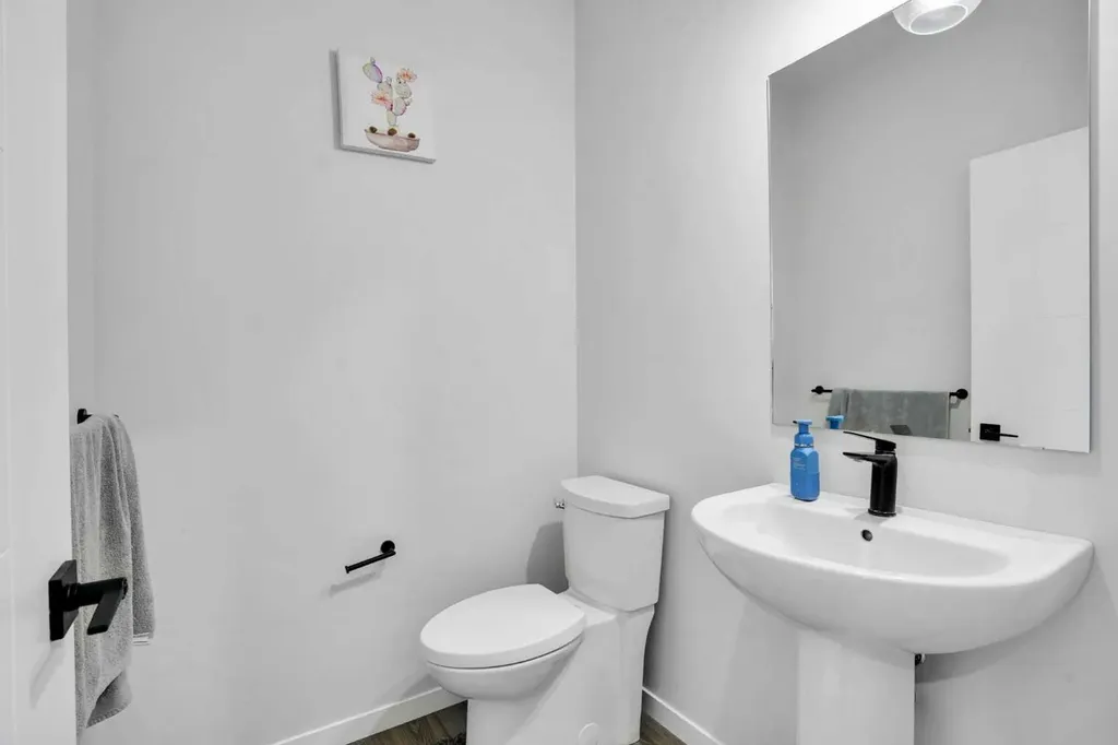 1014 Bayview Rise SW Airdrie AB T4B 5K4