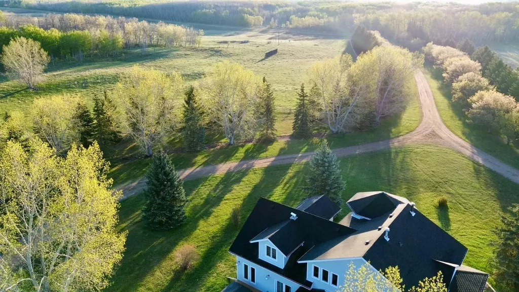 40032 Range Road 220 Rural Lacombe County AB T0B 3C0