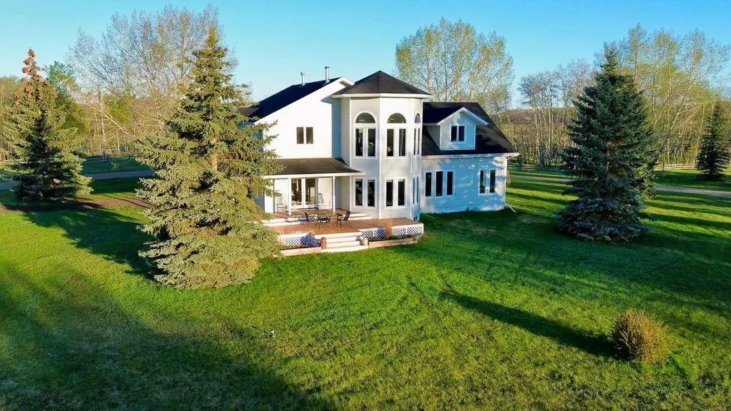 40032 Range Road 220 Rural Lacombe County AB T0B 3C0