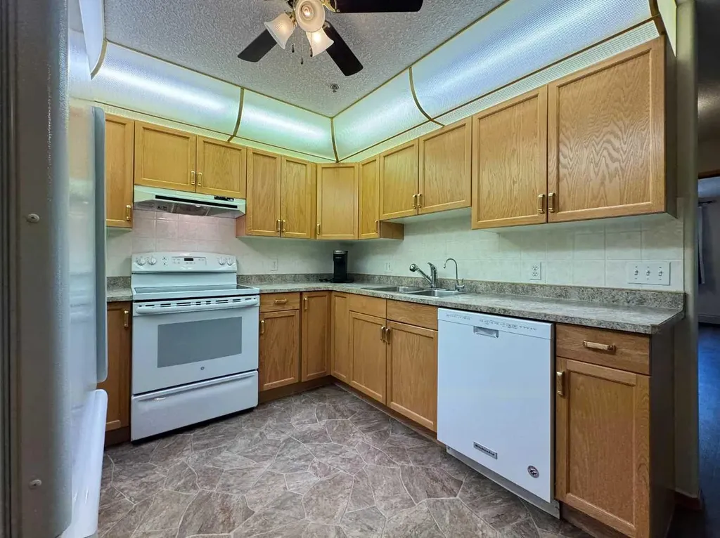 75 1 Avenue S Lethbridge AB T1J 4R2