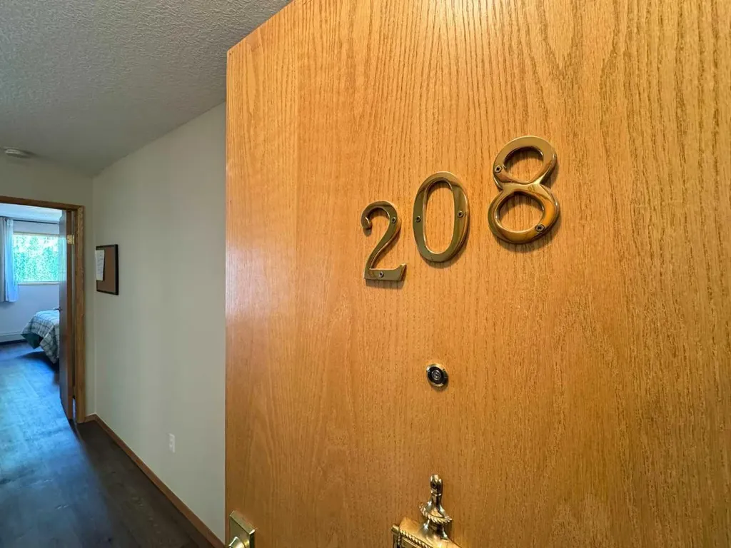 75 1 Avenue S Lethbridge AB T1J 4R2