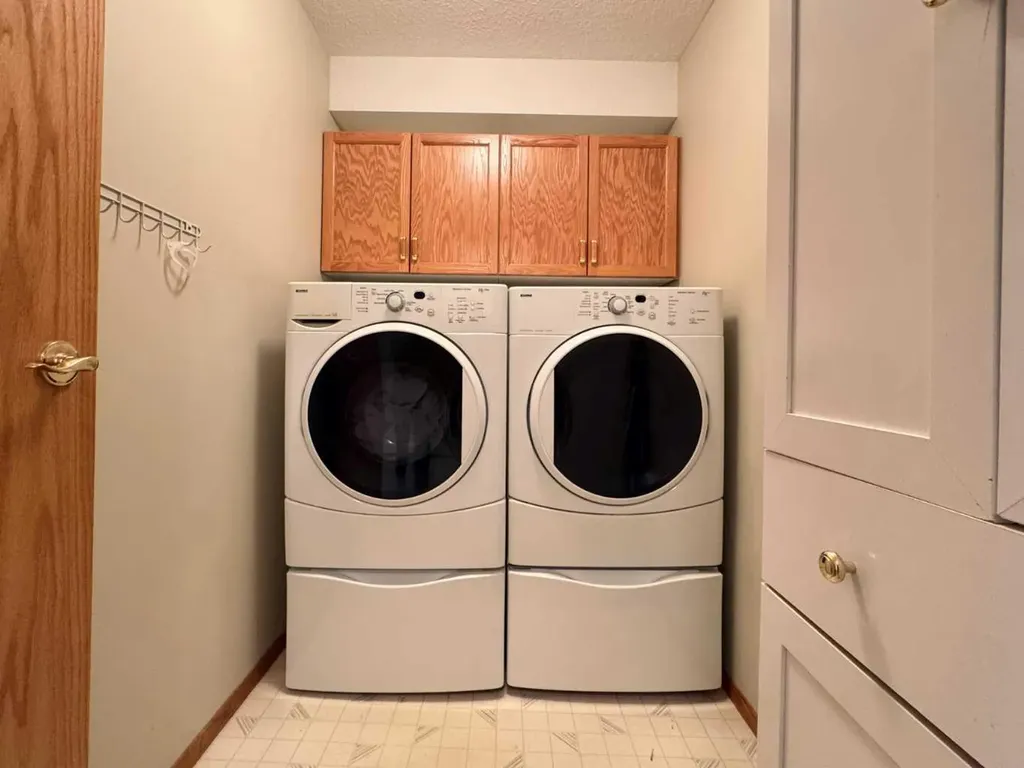 75 1 Avenue S Lethbridge AB T1J 4R2