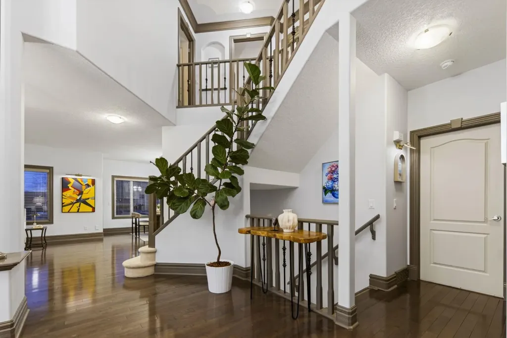 159 Discovery Ridge Way SW Calgary AB T3H5G3