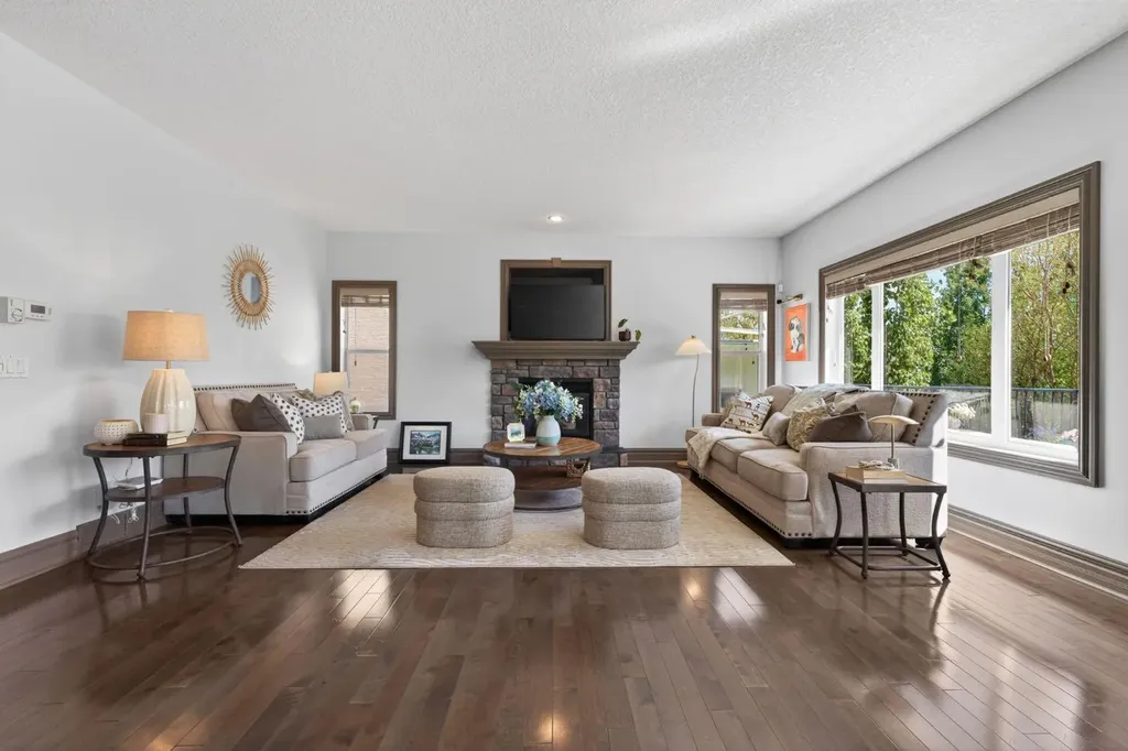 159 Discovery Ridge Way SW Calgary AB T3H5G3