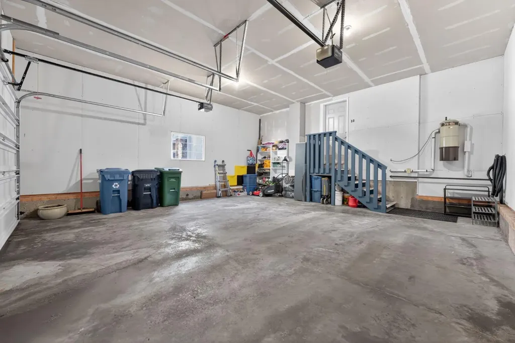 159 Discovery Ridge Way SW Calgary AB T3H5G3