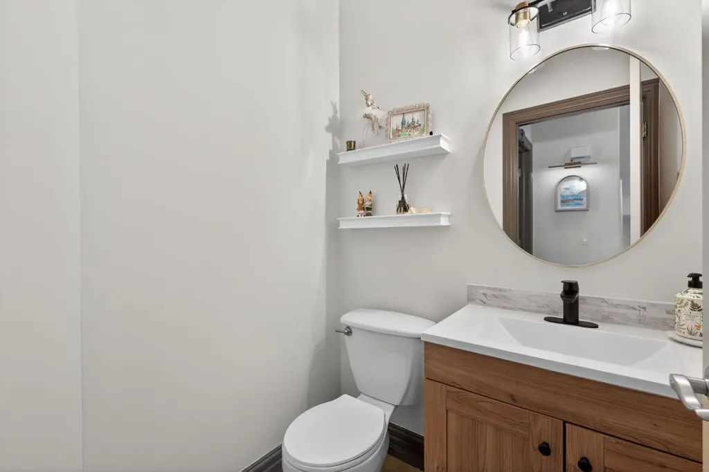 159 Discovery Ridge Way SW Calgary AB T3H5G3