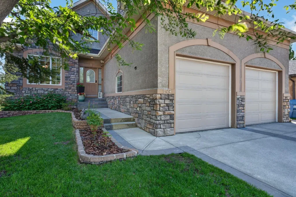159 Discovery Ridge Way SW Calgary AB T3H5G3