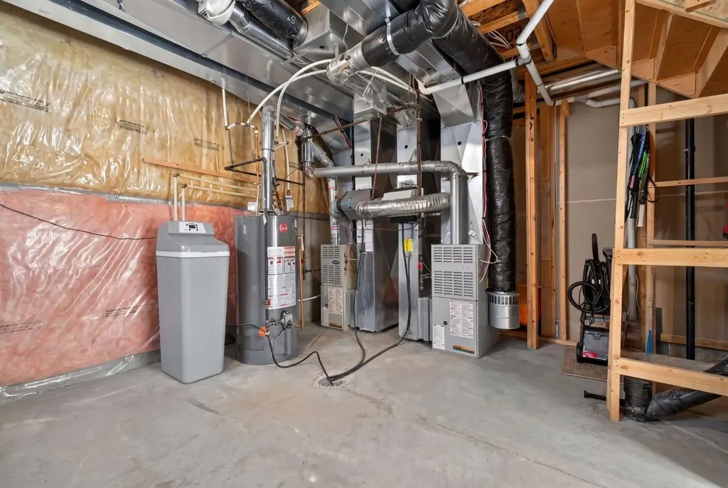 159 Discovery Ridge Way SW Calgary AB T3H5G3