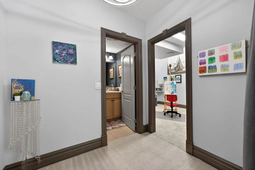 159 Discovery Ridge Way SW Calgary AB T3H5G3