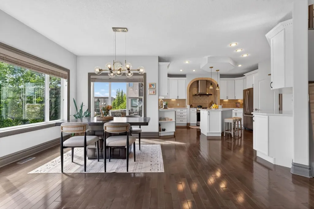 159 Discovery Ridge Way SW Calgary AB T3H5G3