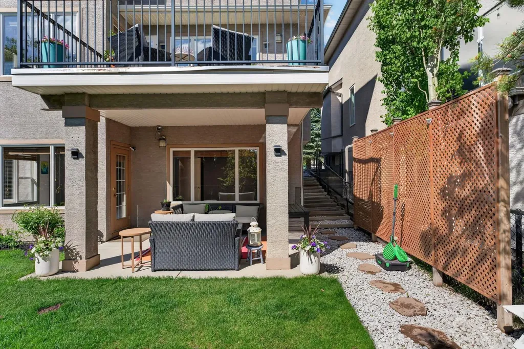 159 Discovery Ridge Way SW Calgary AB T3H5G3