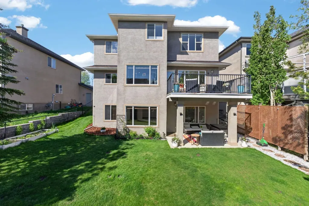 159 Discovery Ridge Way SW Calgary AB T3H5G3