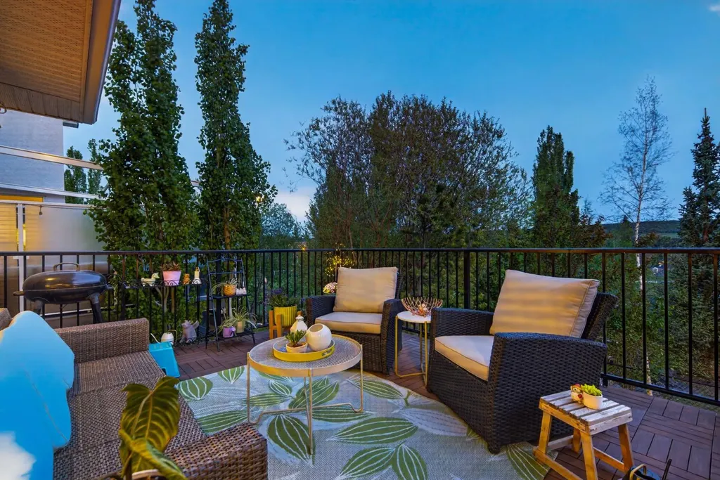159 Discovery Ridge Way SW Calgary AB T3H5G3