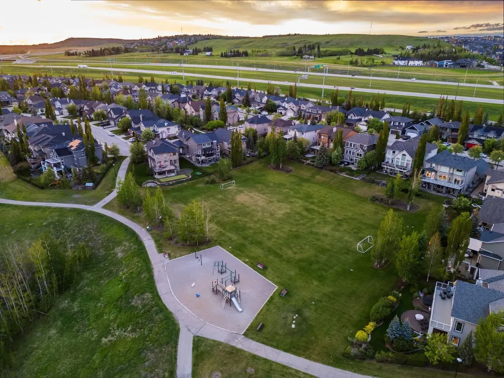 159 Discovery Ridge Way SW Calgary AB T3H5G3