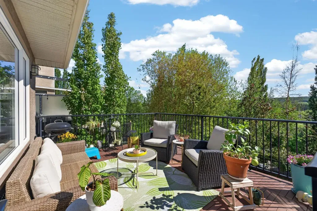159 Discovery Ridge Way SW Calgary AB T3H5G3