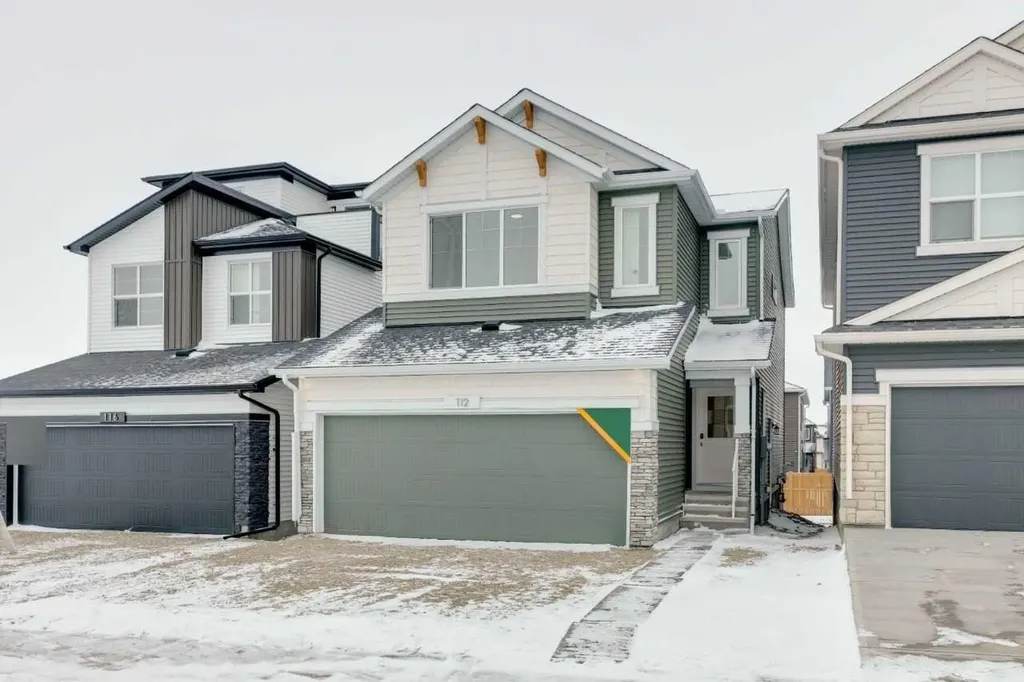 112 Amblefield Grove NW Calgary AB T3P2L4
