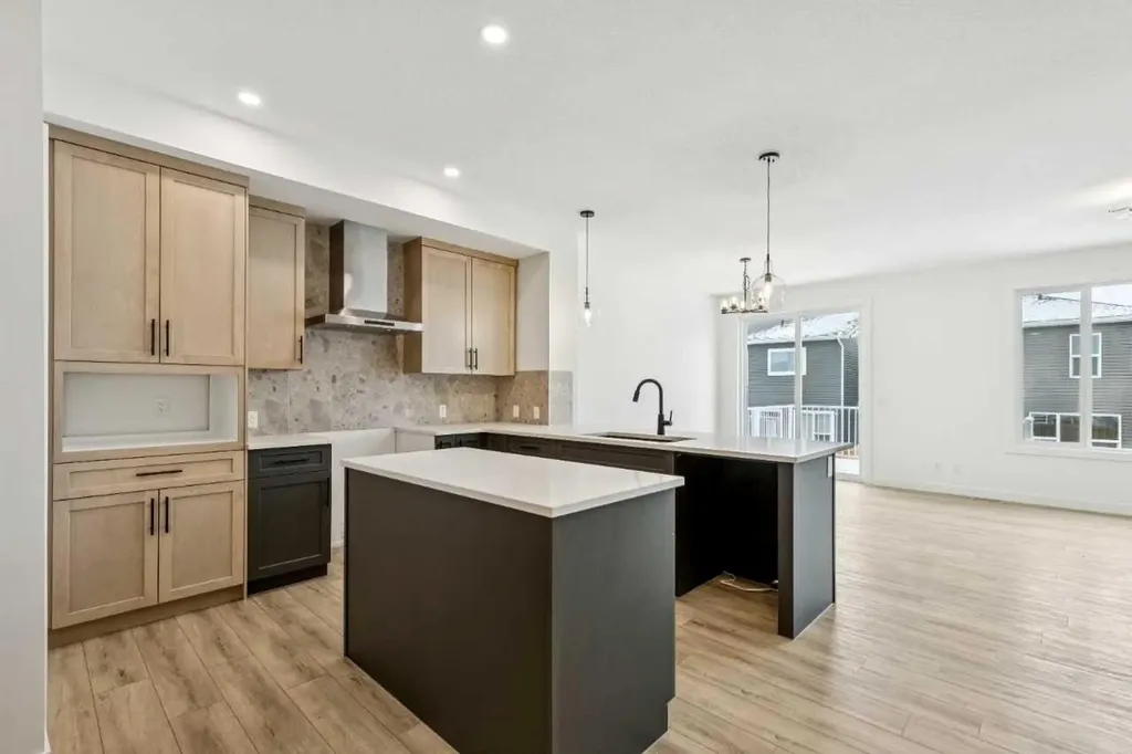 112 Amblefield Grove NW Calgary AB T3P2L4