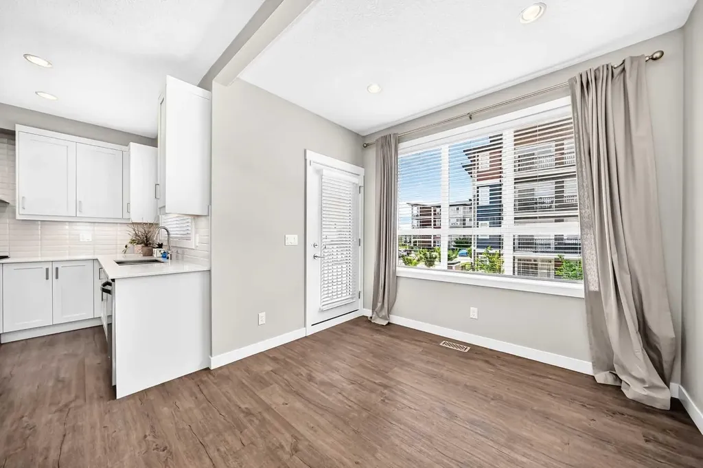 125 Walgrove Cove SE Calgary AB T2X 4E1