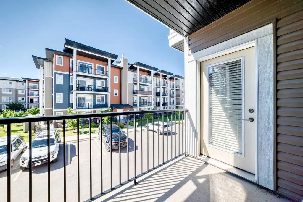 125 Walgrove Cove SE Calgary AB T2X 4E1