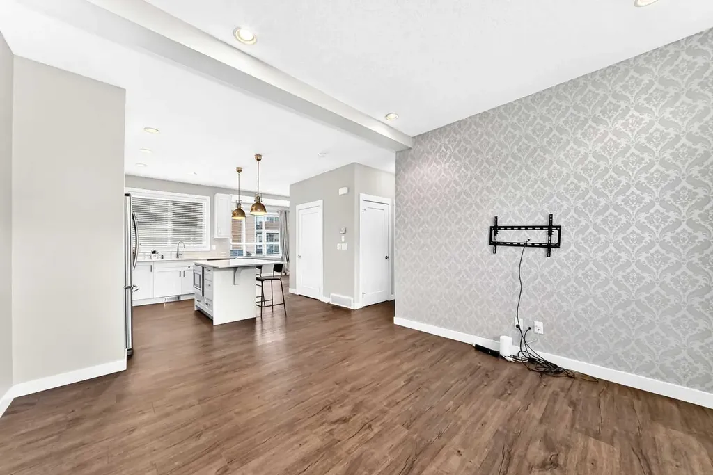 125 Walgrove Cove SE Calgary AB T2X 4E1