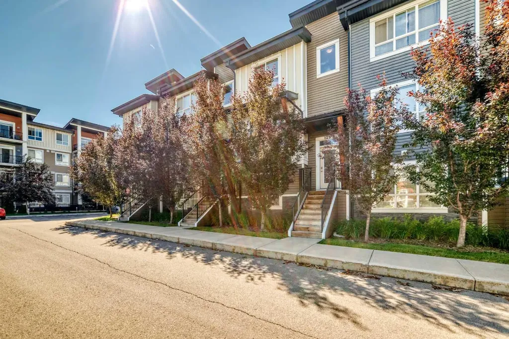 125 Walgrove Cove SE Calgary AB T2X 4E1
