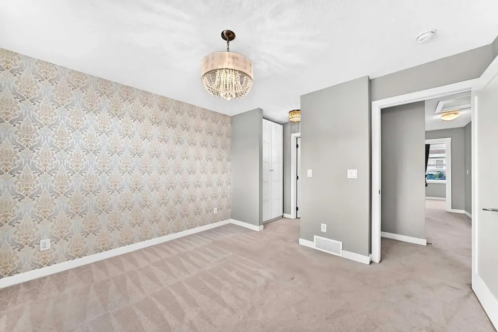 125 Walgrove Cove SE Calgary AB T2X 4E1