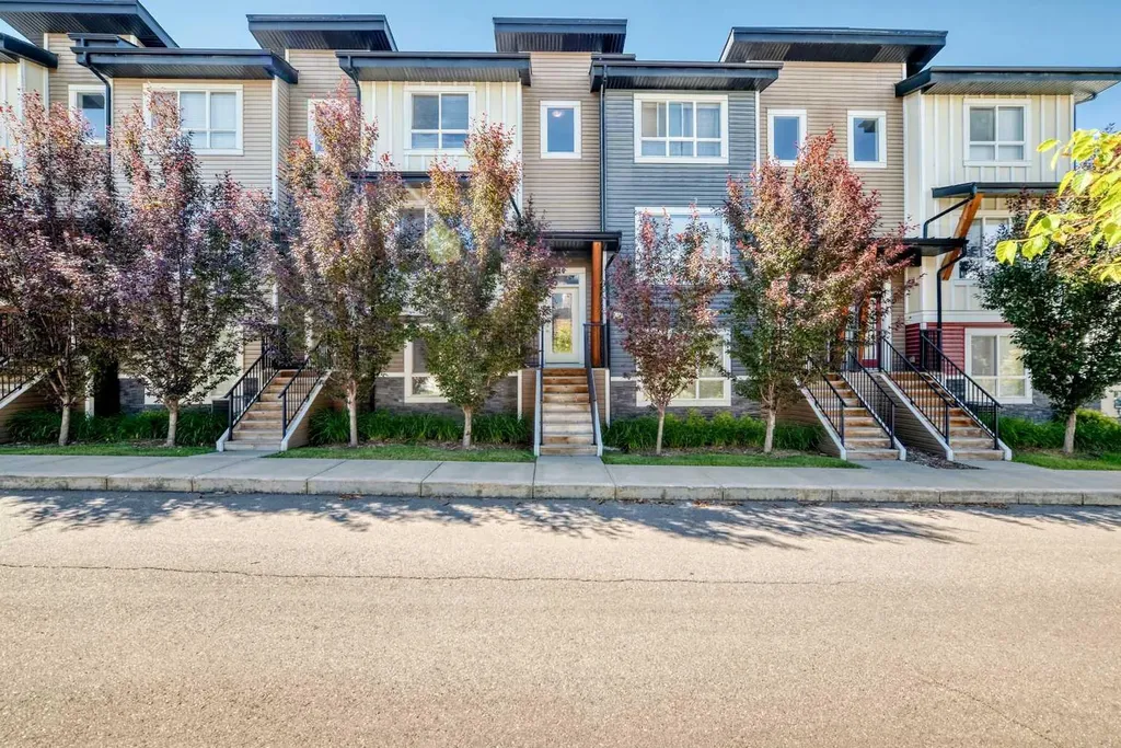 125 Walgrove Cove SE Calgary AB T2X 4E1