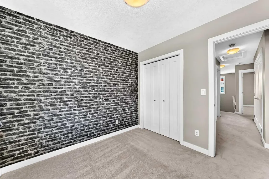 125 Walgrove Cove SE Calgary AB T2X 4E1