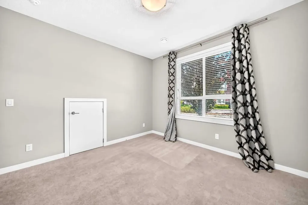125 Walgrove Cove SE Calgary AB T2X 4E1