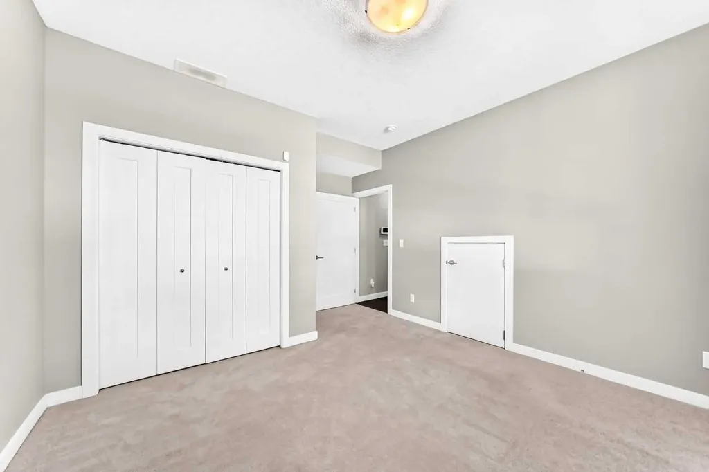 125 Walgrove Cove SE Calgary AB T2X 4E1