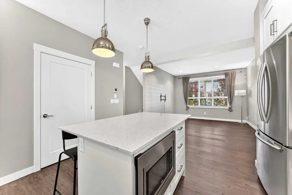 125 Walgrove Cove SE Calgary AB T2X 4E1