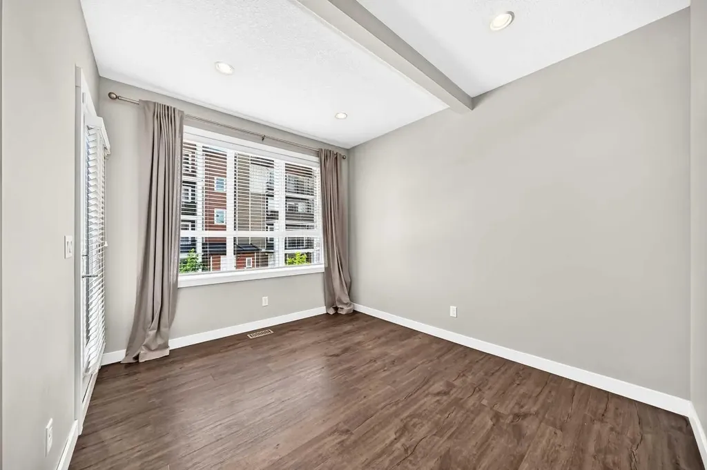 125 Walgrove Cove SE Calgary AB T2X 4E1
