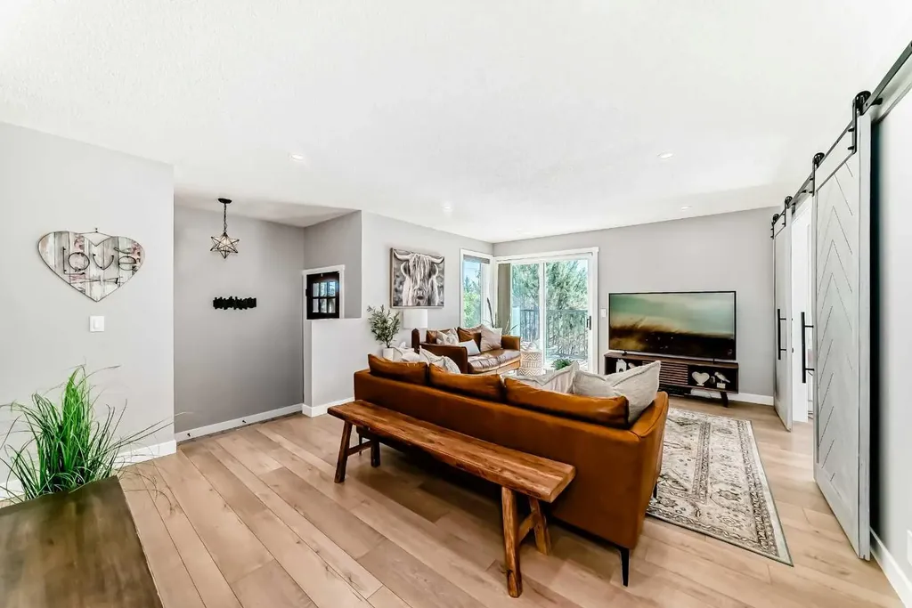 96 Coach Gate Way SW Calgary AB T3H 1Z7
