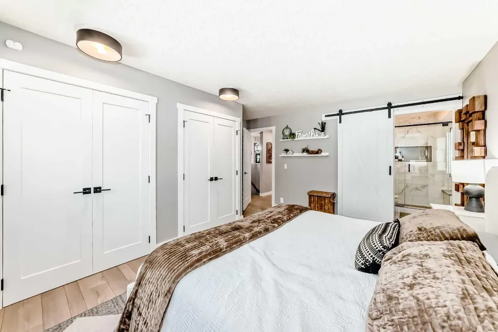 96 Coach Gate Way SW Calgary AB T3H 1Z7