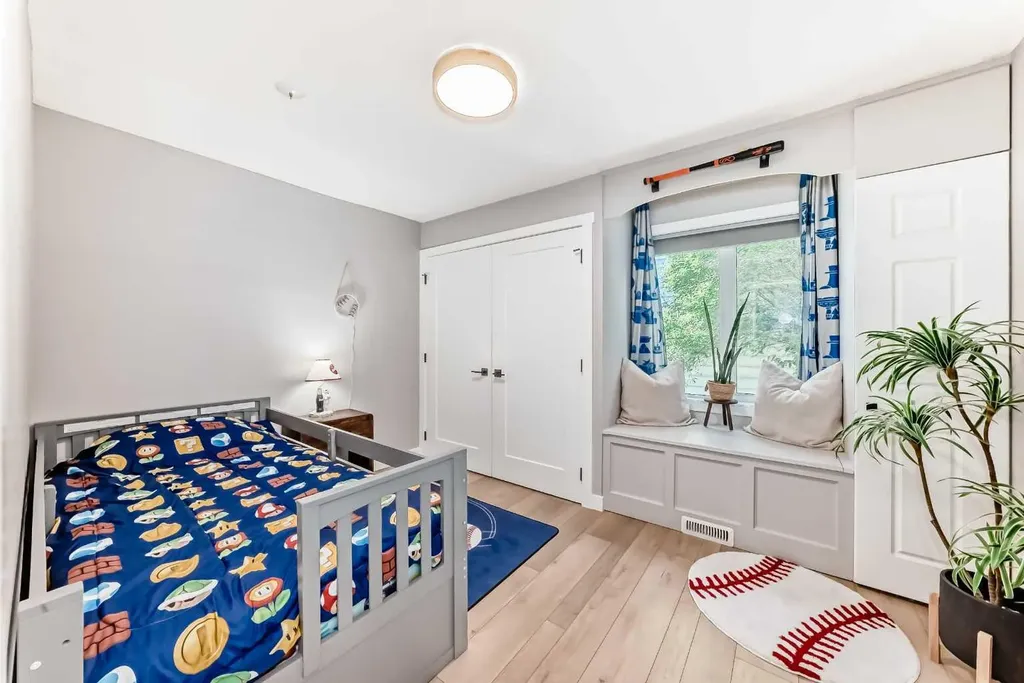 96 Coach Gate Way SW Calgary AB T3H 1Z7