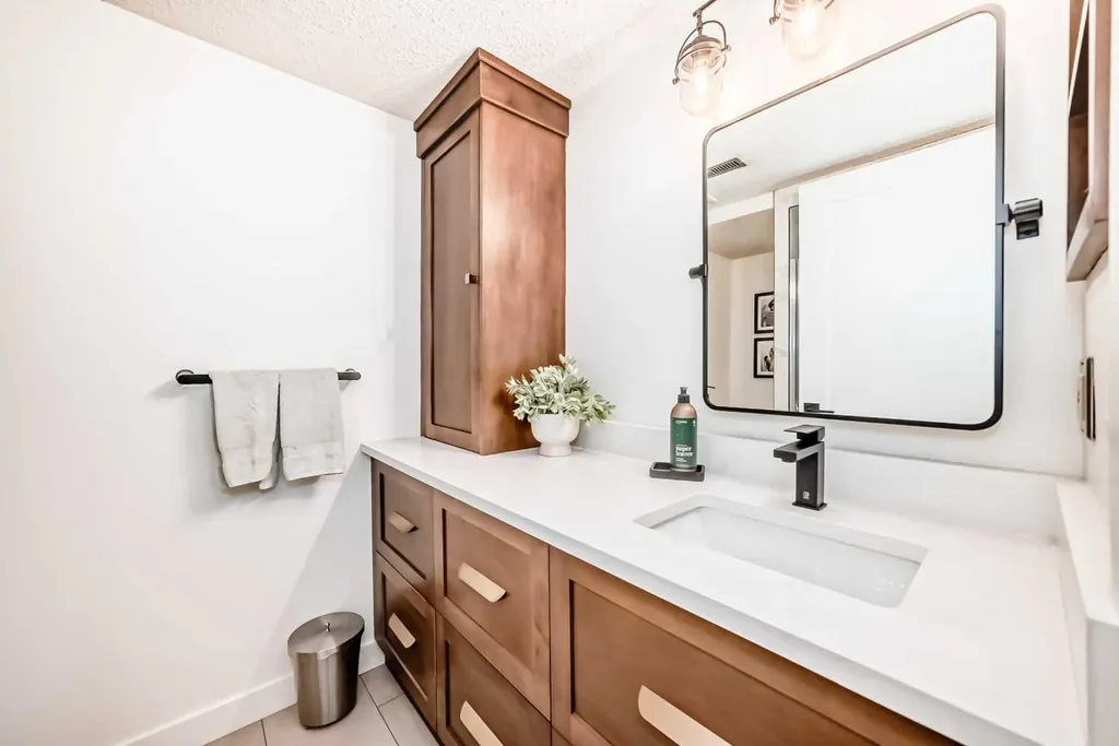 96 Coach Gate Way SW Calgary AB T3H 1Z7