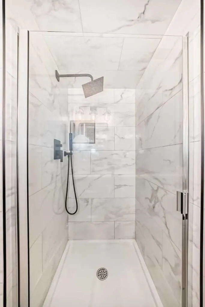 96 Coach Gate Way SW Calgary AB T3H 1Z7