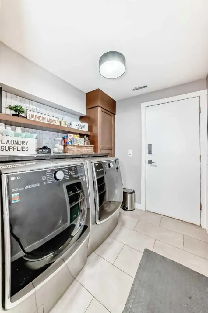 96 Coach Gate Way SW Calgary AB T3H 1Z7