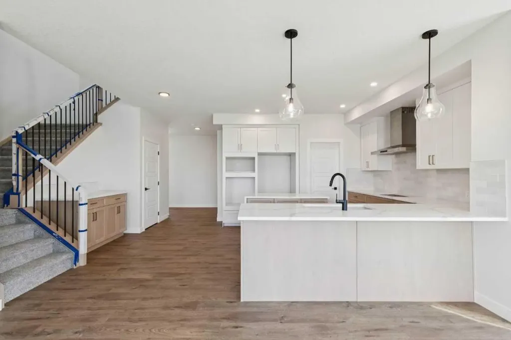 462 Bighorn Avenue SW Calgary AB T2Y1C8