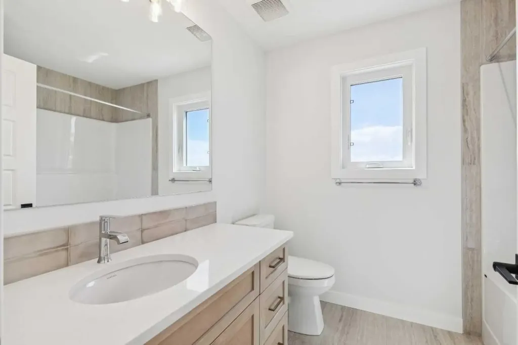 462 Bighorn Avenue SW Calgary AB T2Y1C8