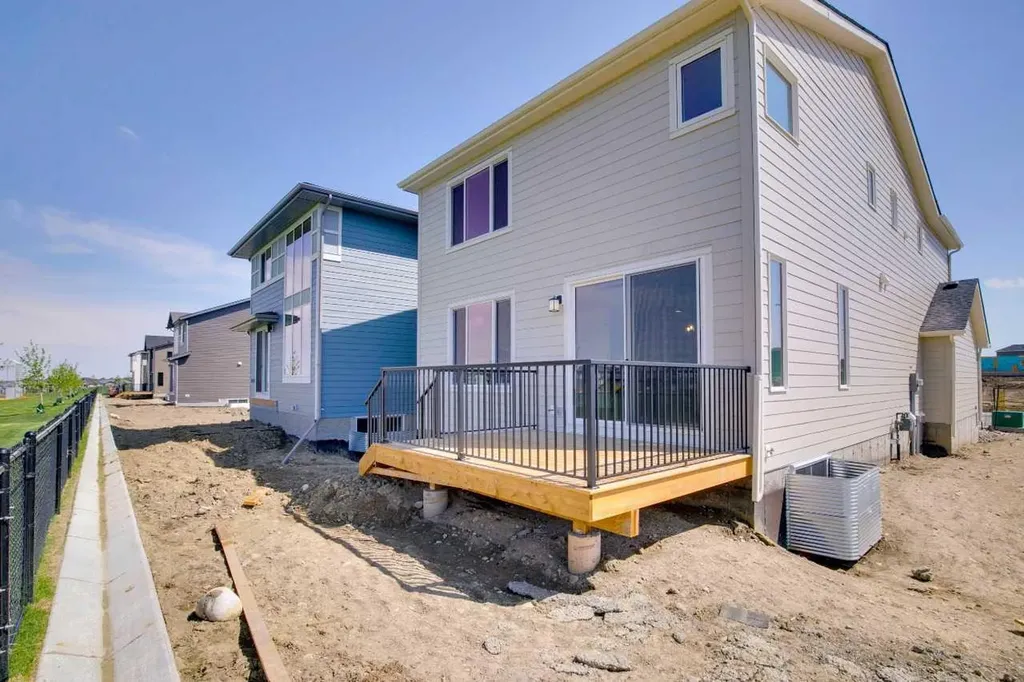 462 Bighorn Avenue SW Calgary AB T2Y1C8