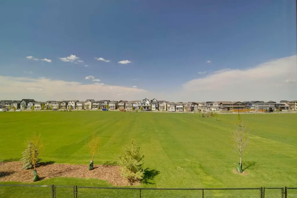 462 Bighorn Avenue SW Calgary AB T2Y1C8